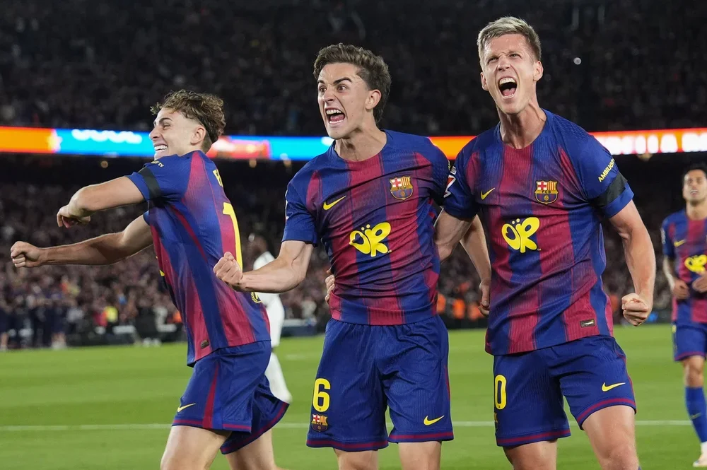 Fermín, Gavi y Dani Olmo.