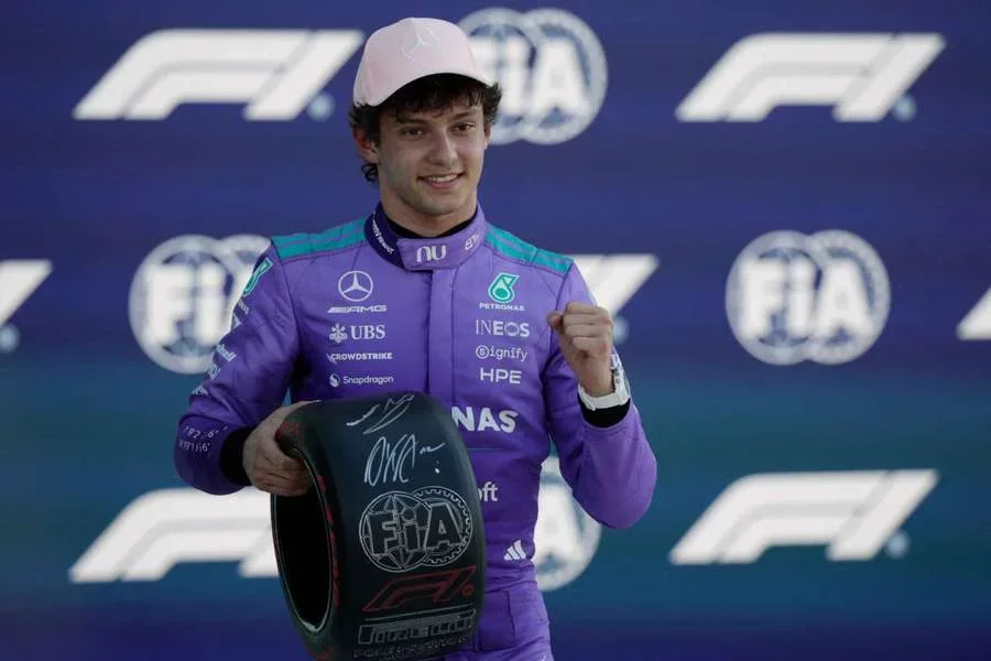 Kimi Antonelli celebra su pole position en Florida