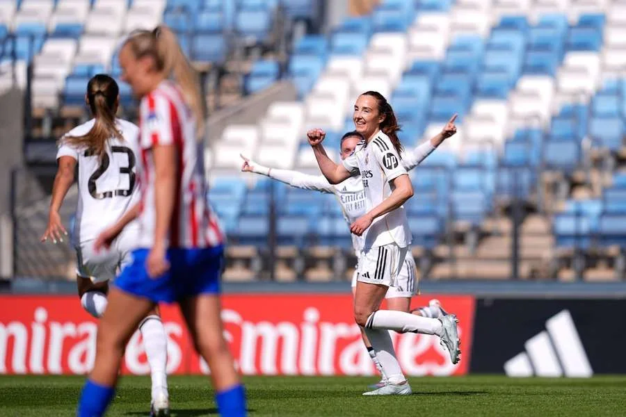 Weir celebra su gol, el único del partido